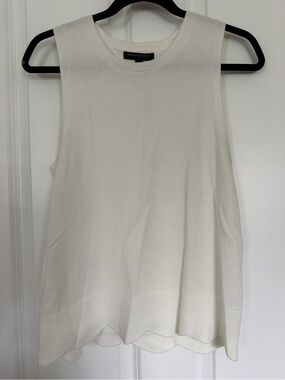 Banana Republic Cream Sleeveless Knit Tank with Scalloped Hem